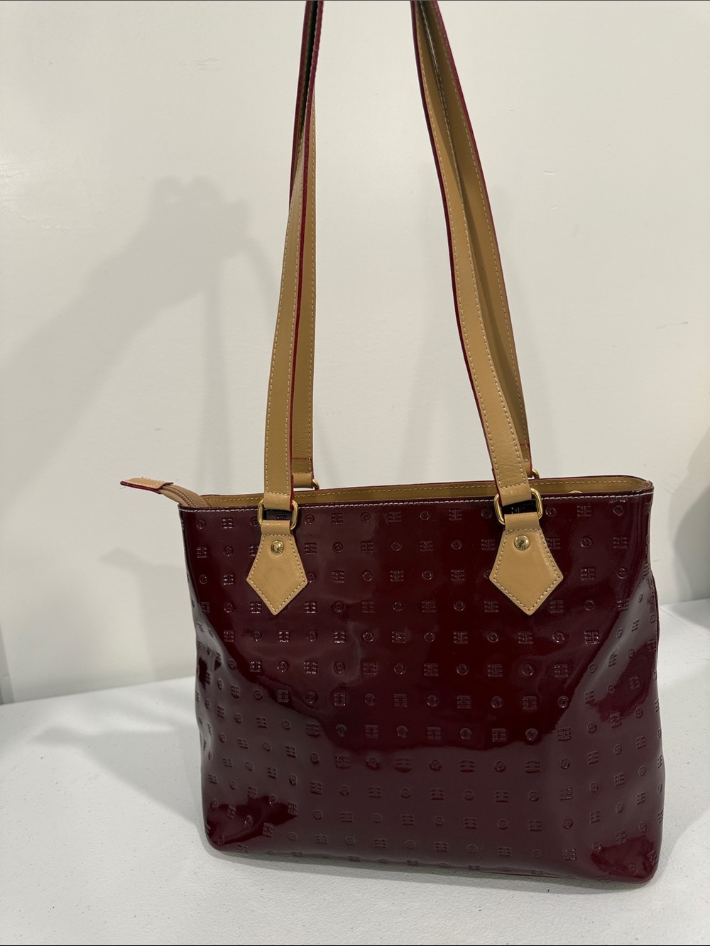 Arcadia Burgundy Patent Leather Shoulder Bag with Gold Plaque - Picture 7 of 11